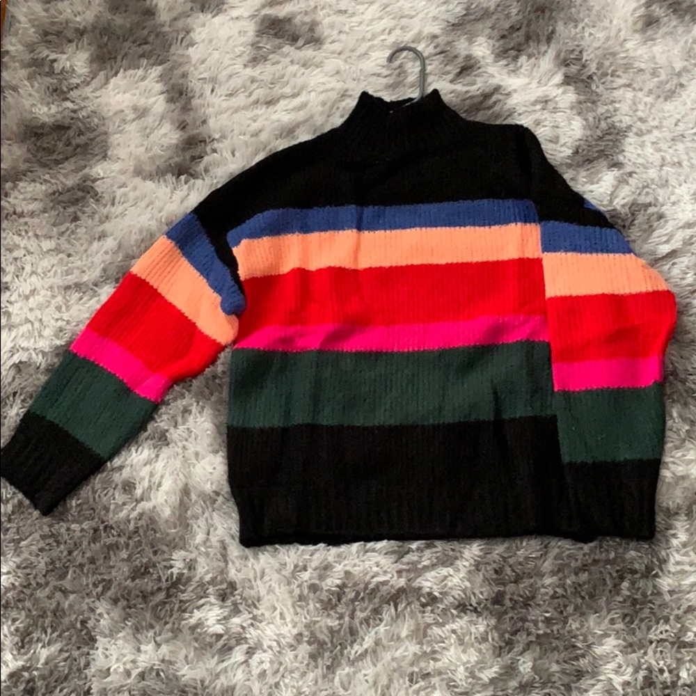 Turtle neck stripped sweater